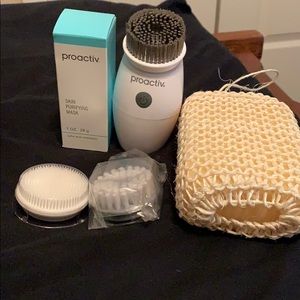 Proactive face brush and mask